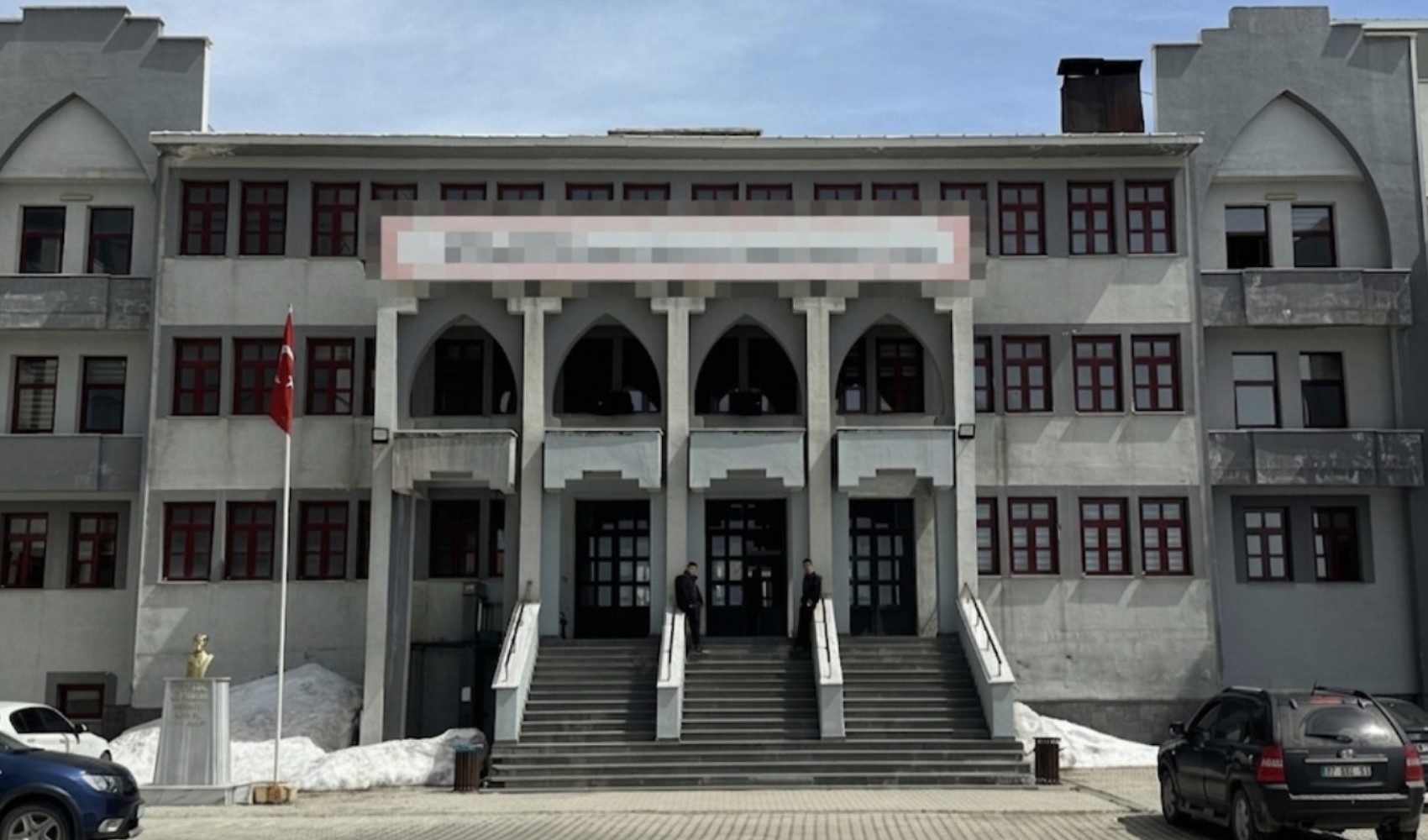 Yüksekova'da bir okulda hareketli dakikalar