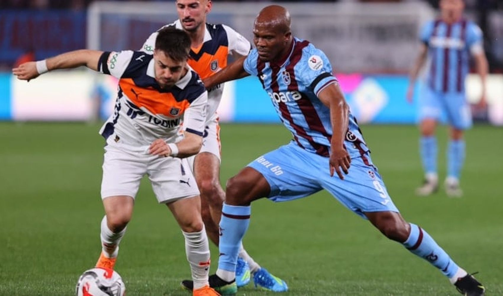 Trabzonspor son dakikada galibiyeti kaçırdı