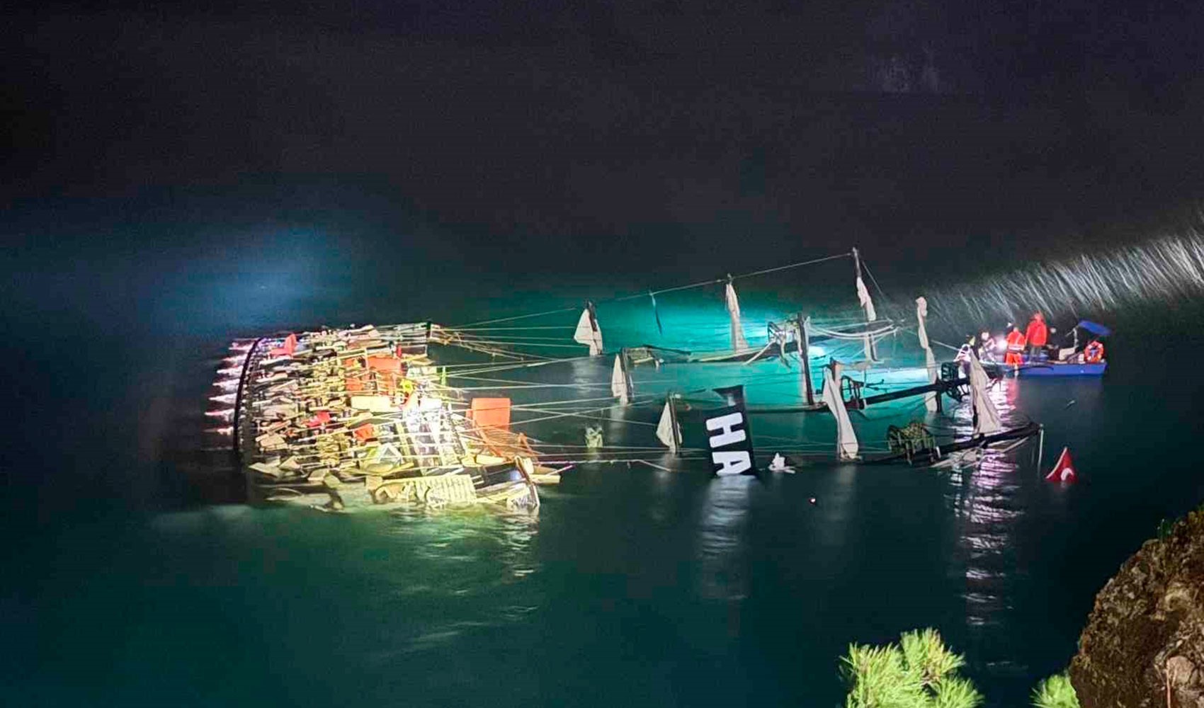 Fethiye’de tekne faciası: 6 kişi kurtarıldı, 1 kişi kayıp