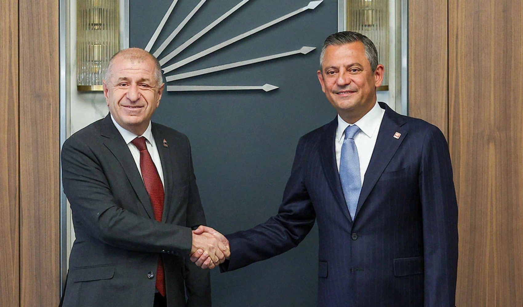 Ümit Özdağ CHP'ye birleşme çağrısında bulundu