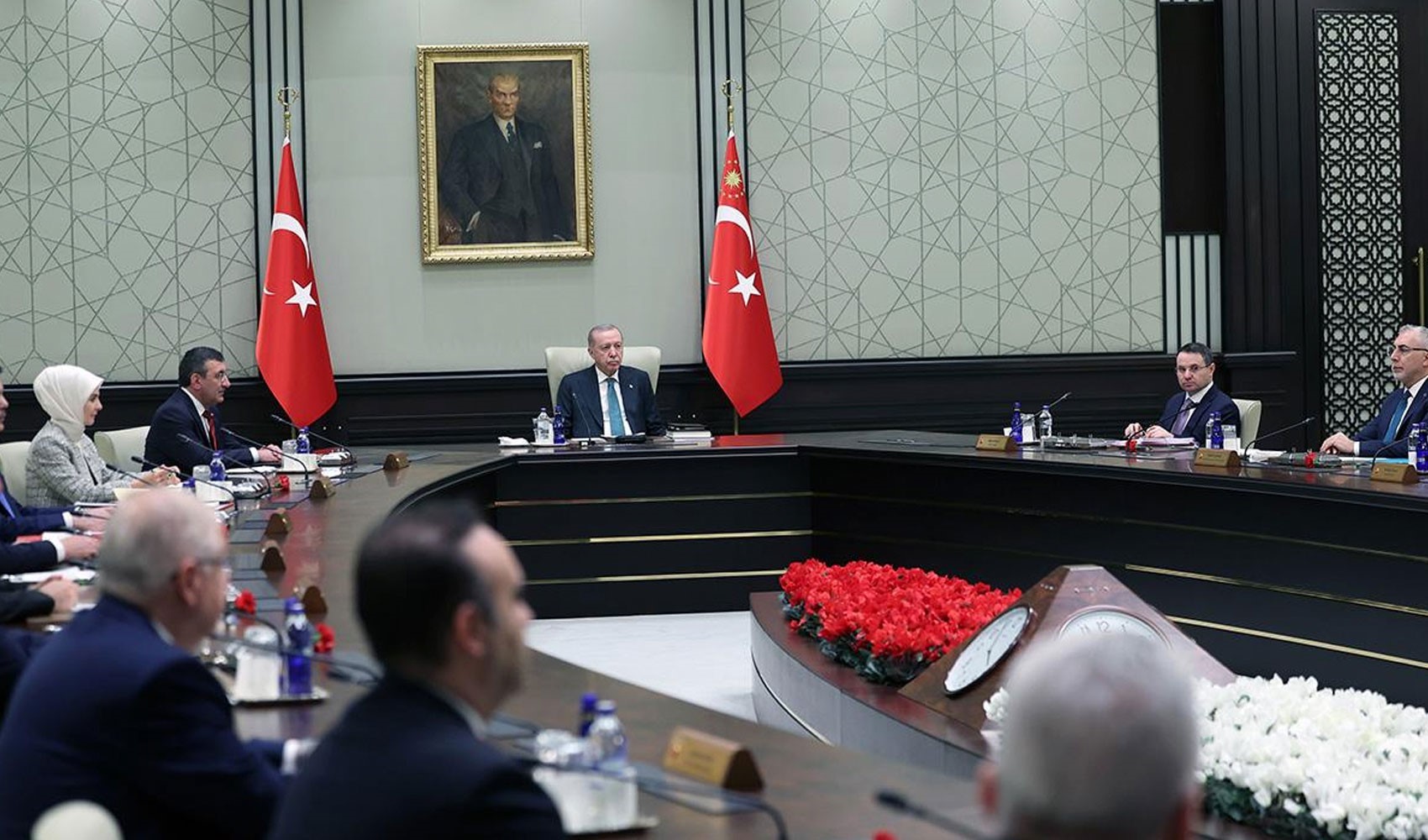 Kabine toplantısında gündem okul saldırıları