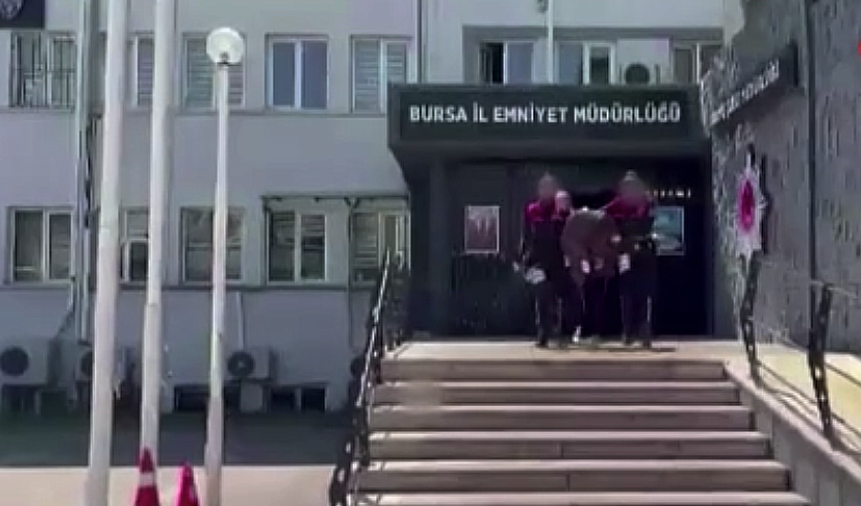 TikTok canlı yayını kanlı bitti: Genç kadın yüzünden bıçaklandı