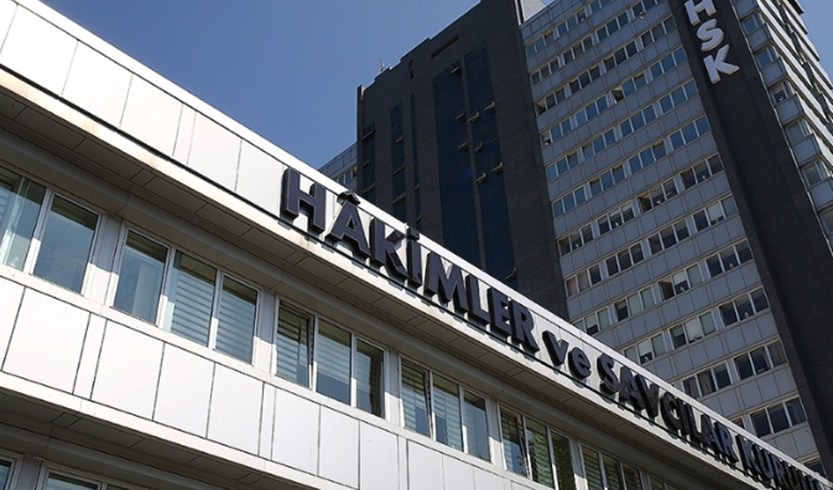 14 hakim ve savcının görev yeri değişti