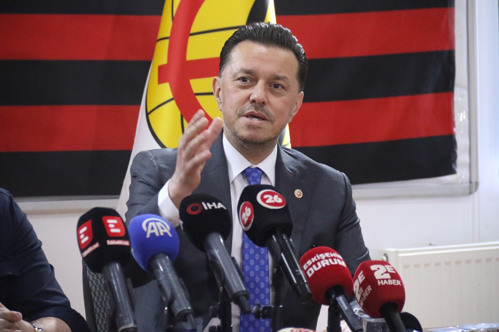 AKP'li milletvekili Hatipoğlu'ndan Eskişehirspor'a 5 milyon TL'lik destek: Prim veriyorum