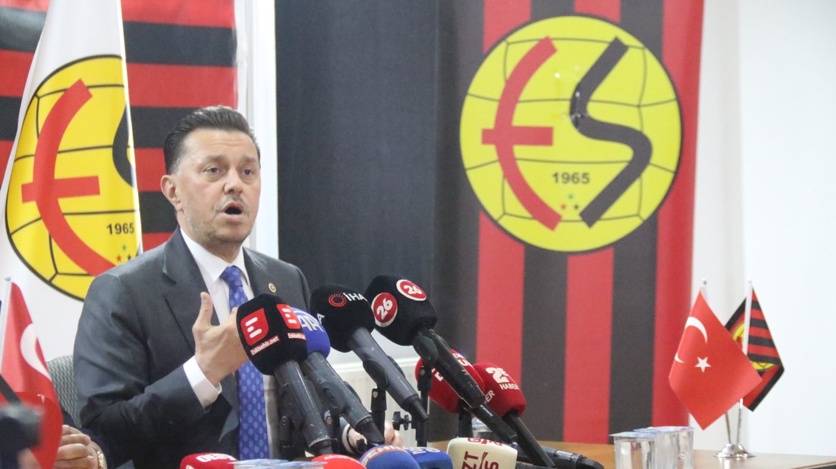 AKP'li milletvekili Hatipoğlu'ndan Eskişehirspor'a 5 milyon TL'lik destek: Prim veriyorum