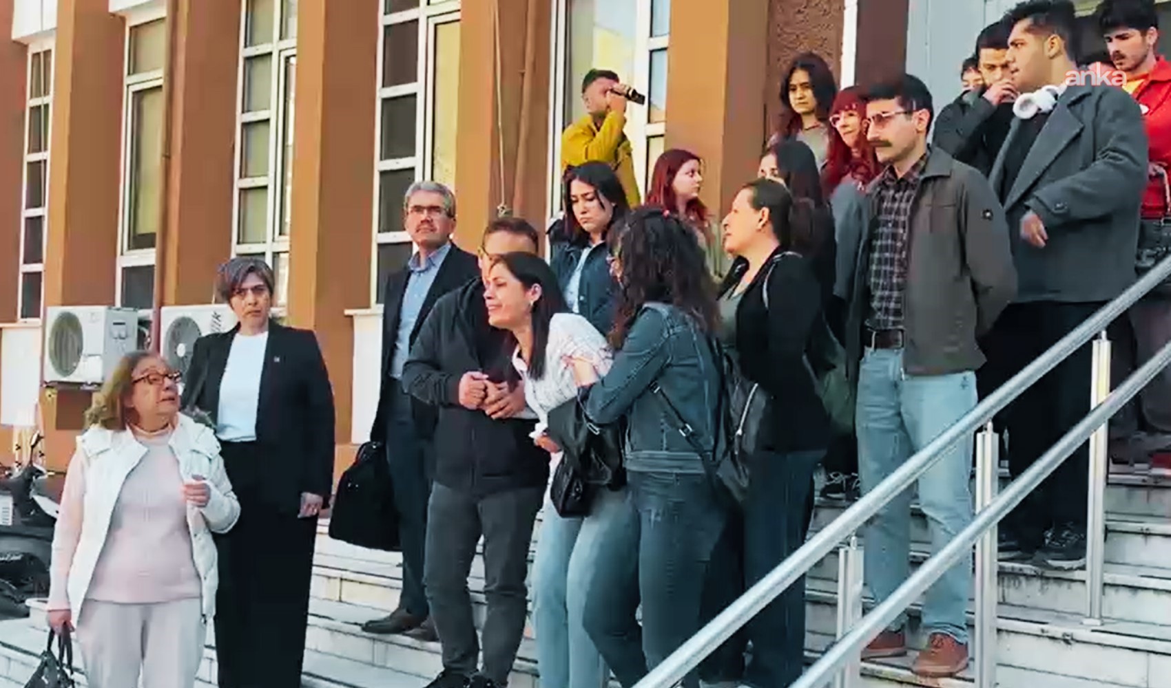 Üniversite öğrencisi Zeren Ertaş asansör kazasında hayatını kaybetmişti, yargı kamu görevlileri beraat etti