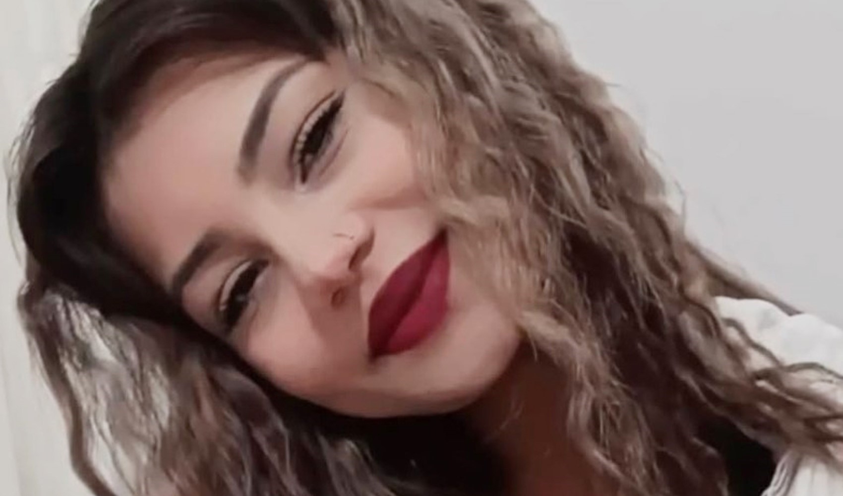 Feci kazada hayatını kaybeden kız, gelinlik ve duvakla uğurlandı