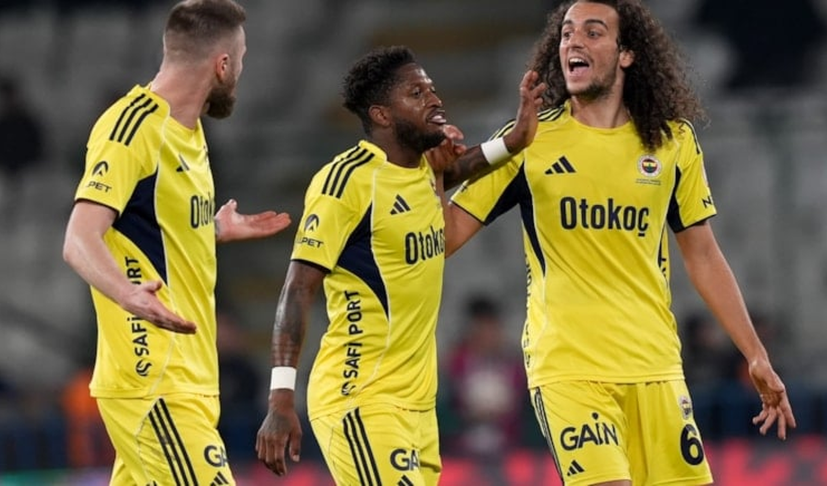 Fenerbahçe’de kupa sonrası tansiyon yükseldi: İki yıldız tartıştı