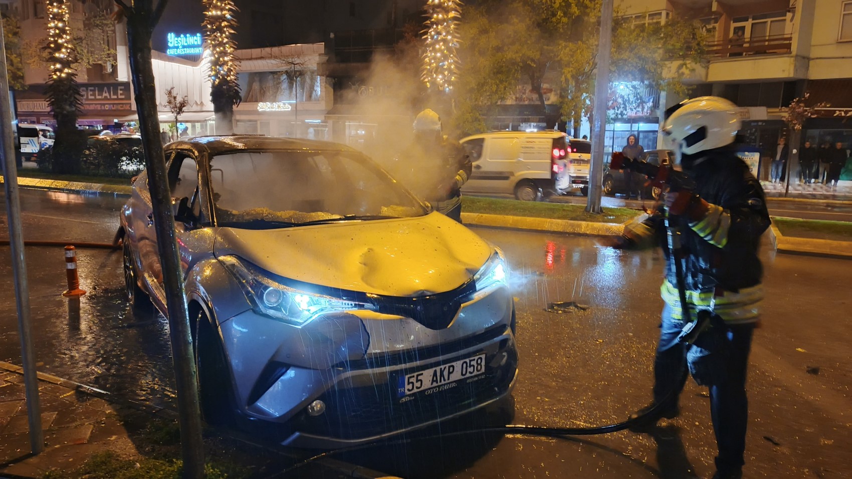 Babasıyla tartıştı, park halindeki aracı yaktı: Kimseye kahpelik yapmadım