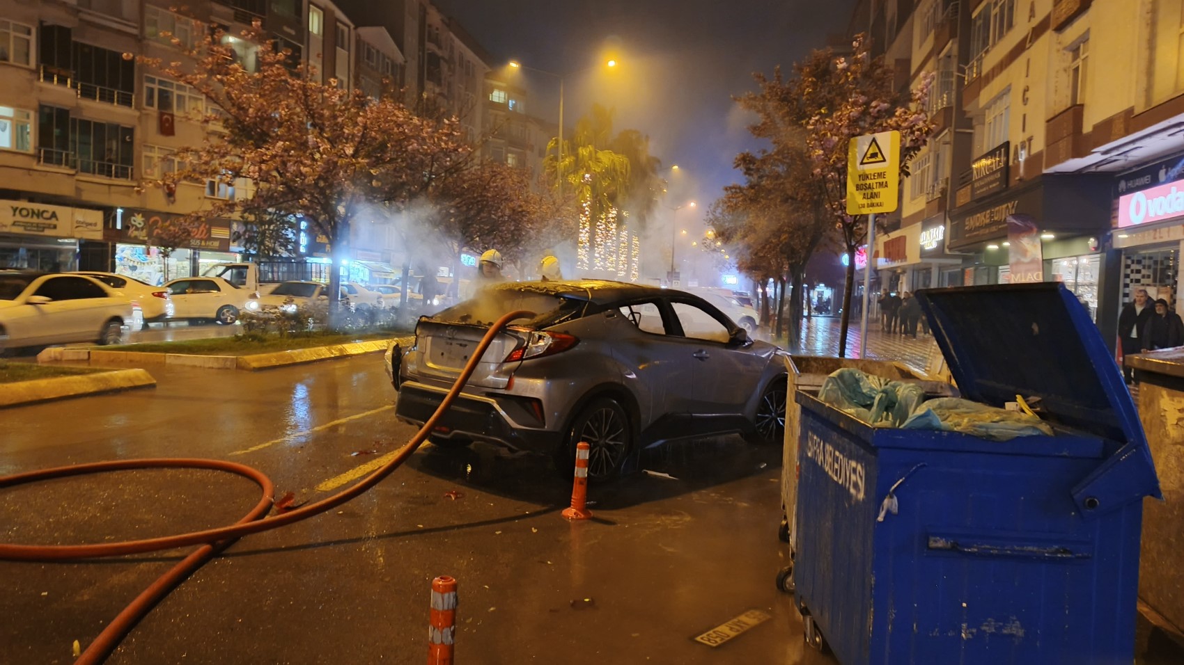 Babasıyla tartıştı, park halindeki aracı yaktı: Kimseye kahpelik yapmadım