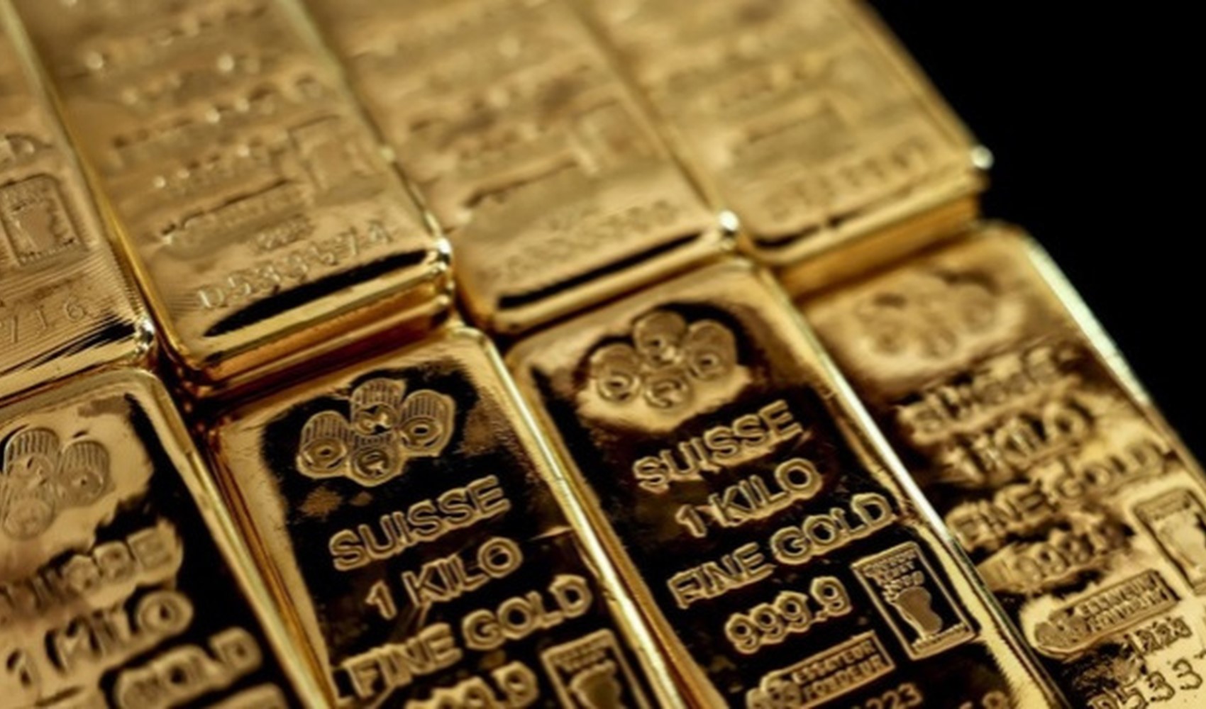 ABD'li dev banka altın tahminini aşağı kırdı