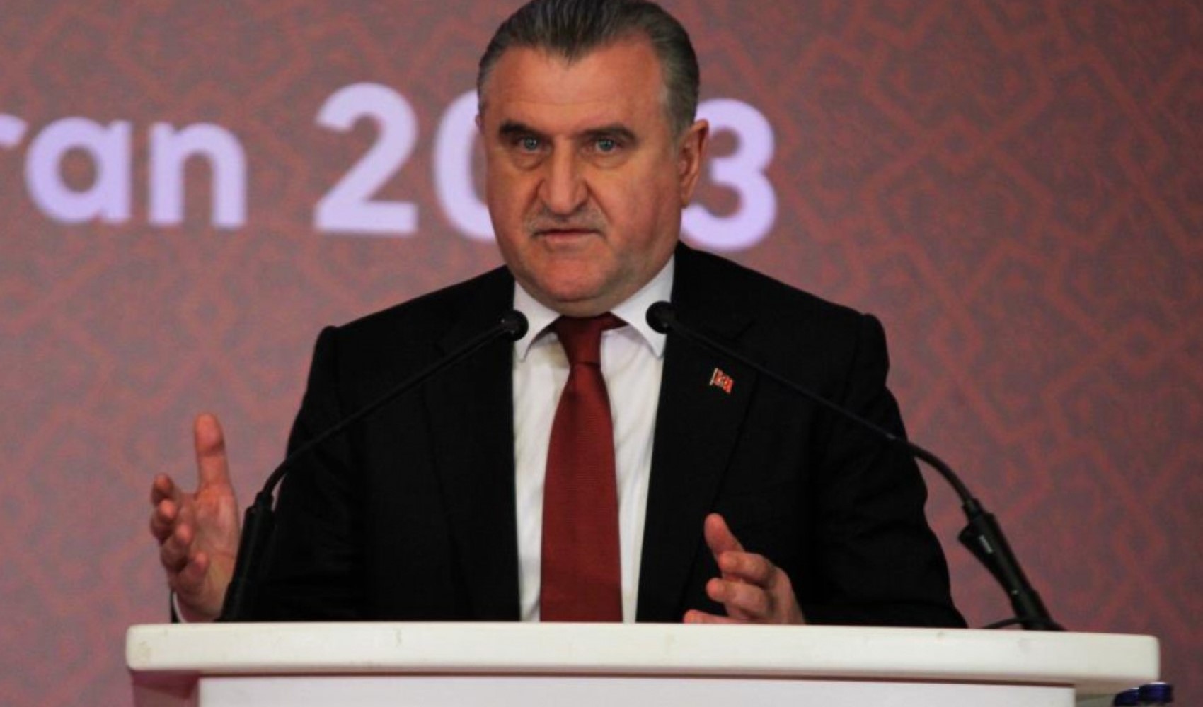 Bakan Bak, Galatasaray'ın temel atma töreninde konuştu: 'Şampiyon Cimbom'