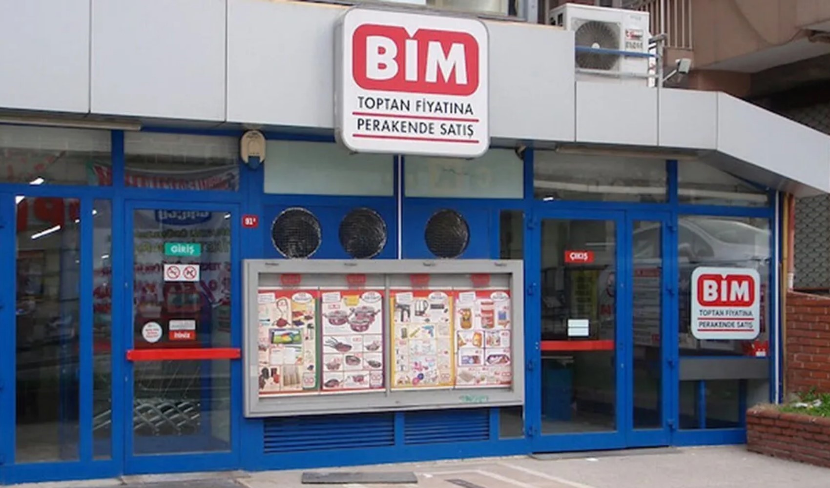 AKP'li eski bakana BİM'de görev yolu