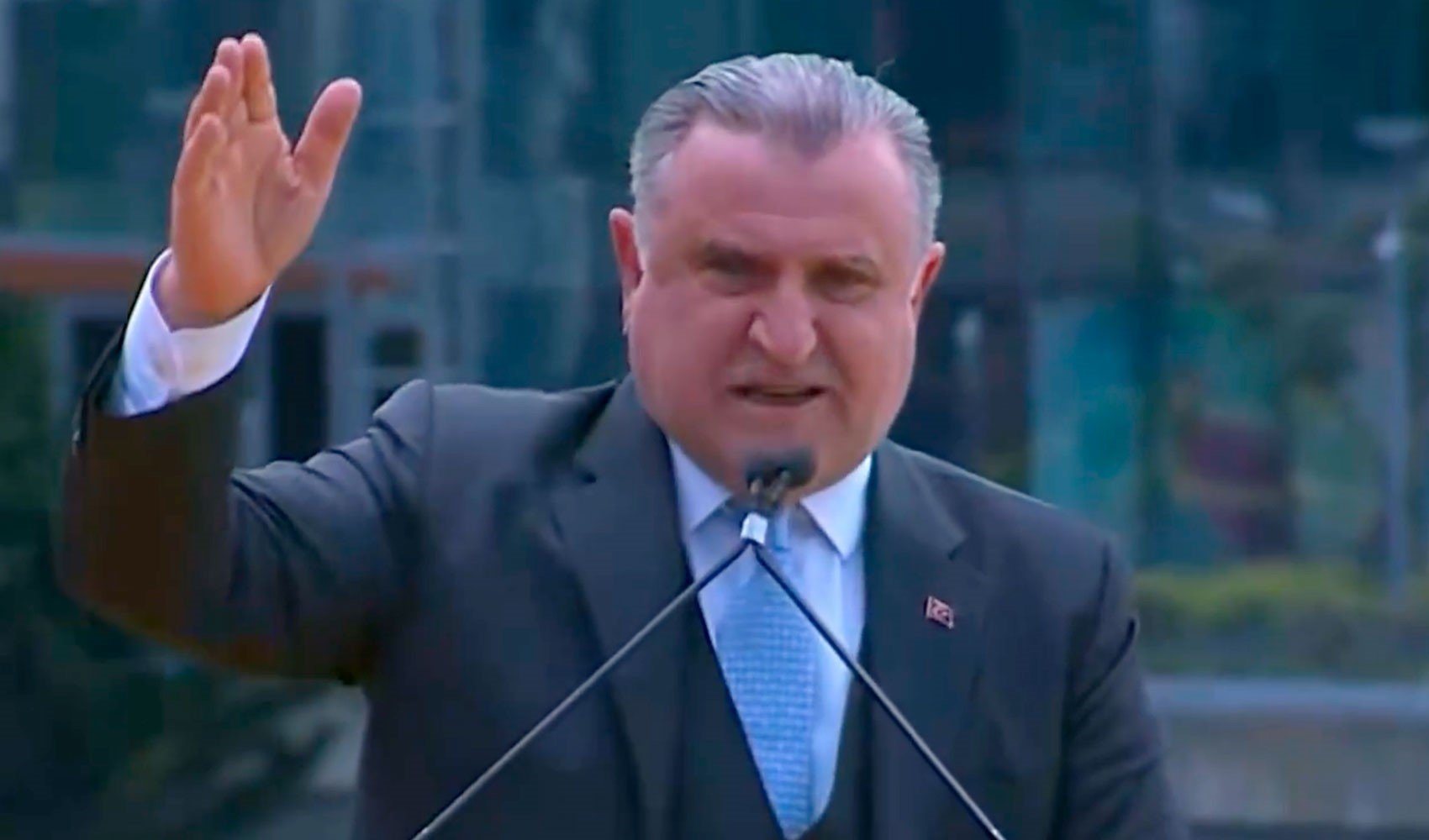 Erdoğan'ın çocukluk arkadaşından Osman Aşkın Bak'a tepki