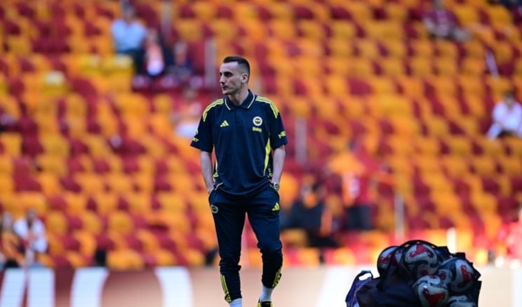 Kerem Aktürkoğlu’na Rams Park'ta büyük tepki