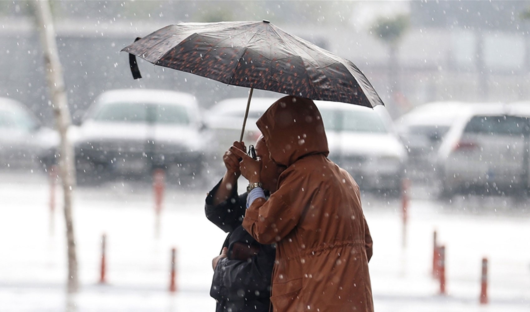 Meteoroloji'den çok sayıda kente gök gürültülü sağanak uyarısı! İşte il il 27 Nisan Pazartesi hava durumu...