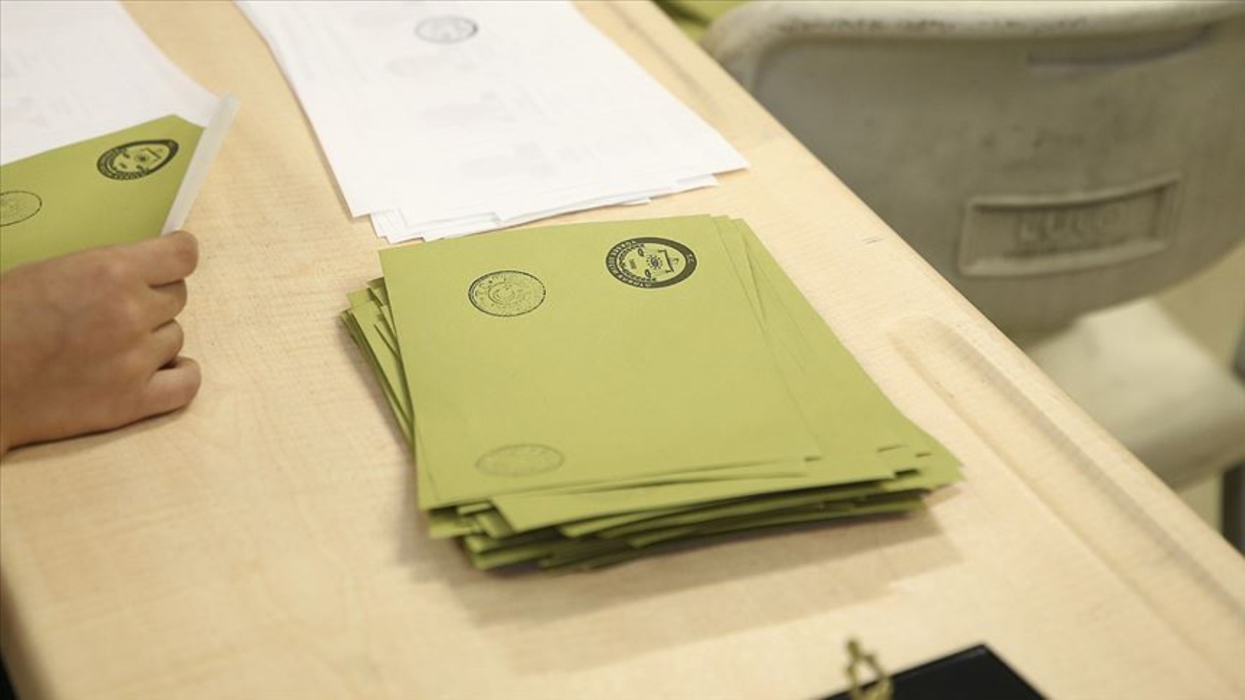 İktidara kendi seçmenleri de sırtını döndü