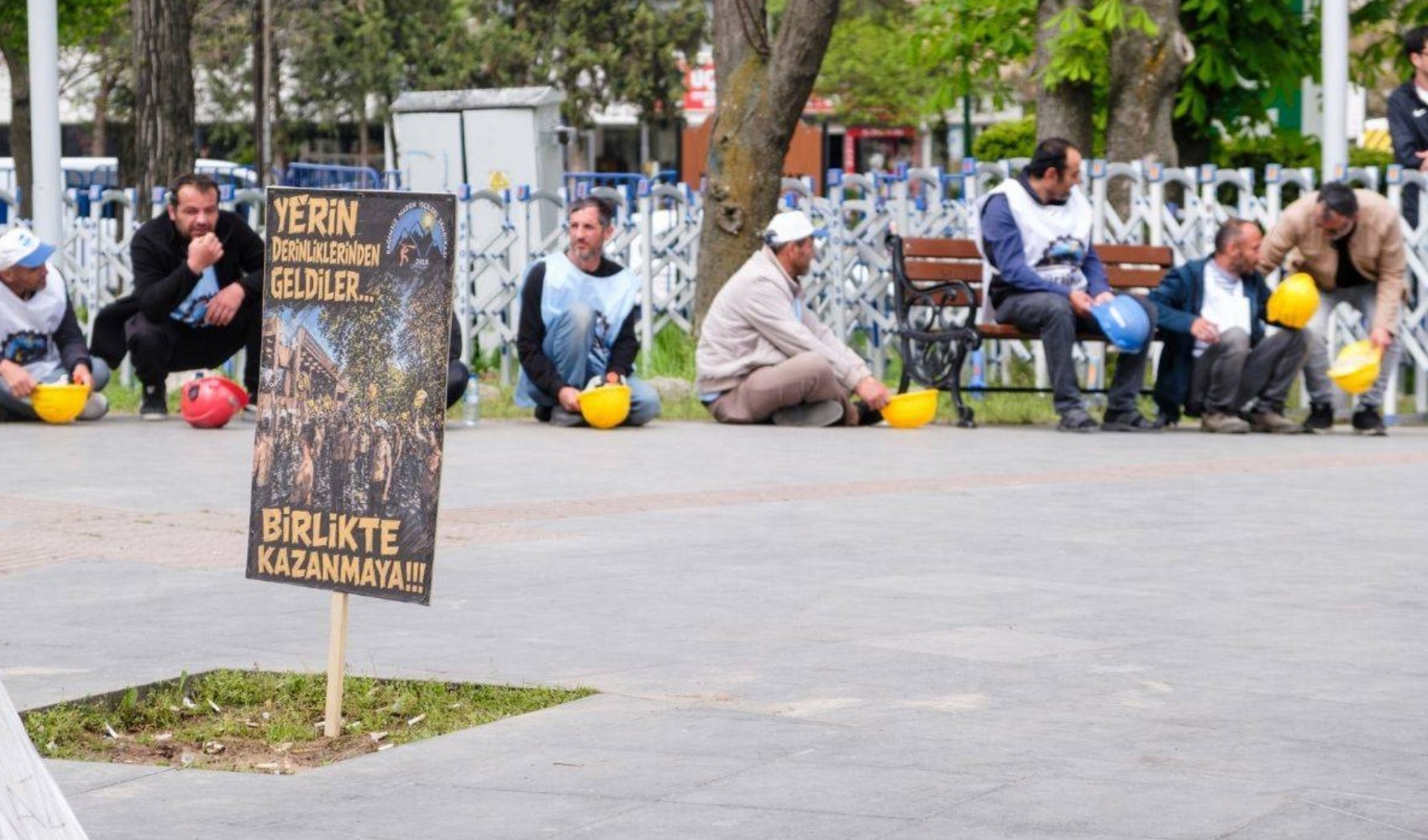 Madencilerin eyleminde yeni gelişme: İçişleri Bakanı Mustafa Çiftçi ile görüşmek için yola çıkıldı