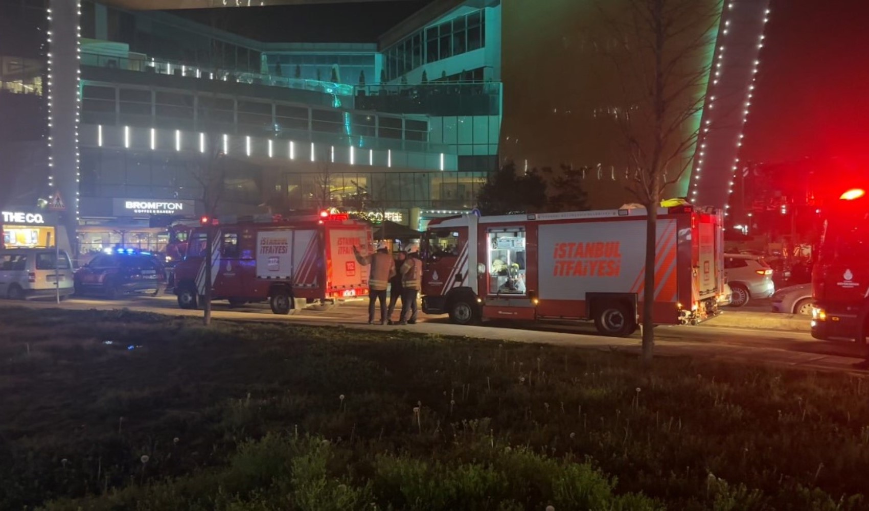 Kağıthane’de alışveriş merkezinde yangın paniği