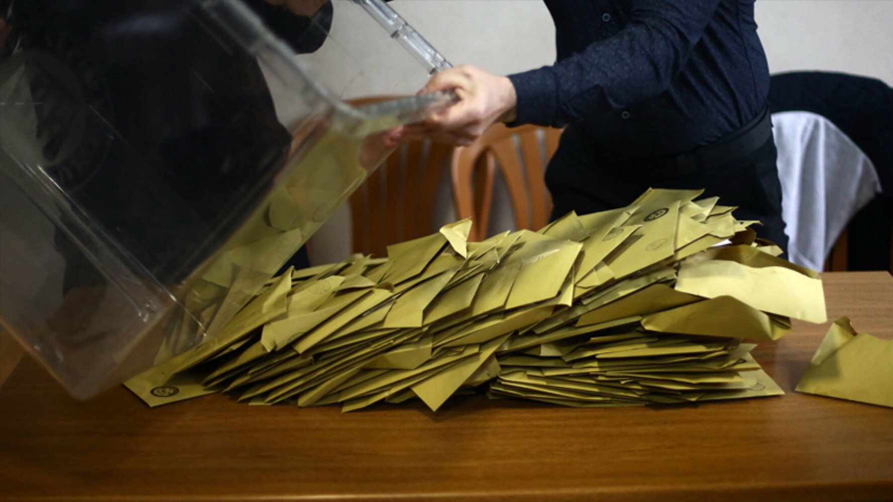 Son ankette AKP ve CHP arasındaki fark dikkat çekti