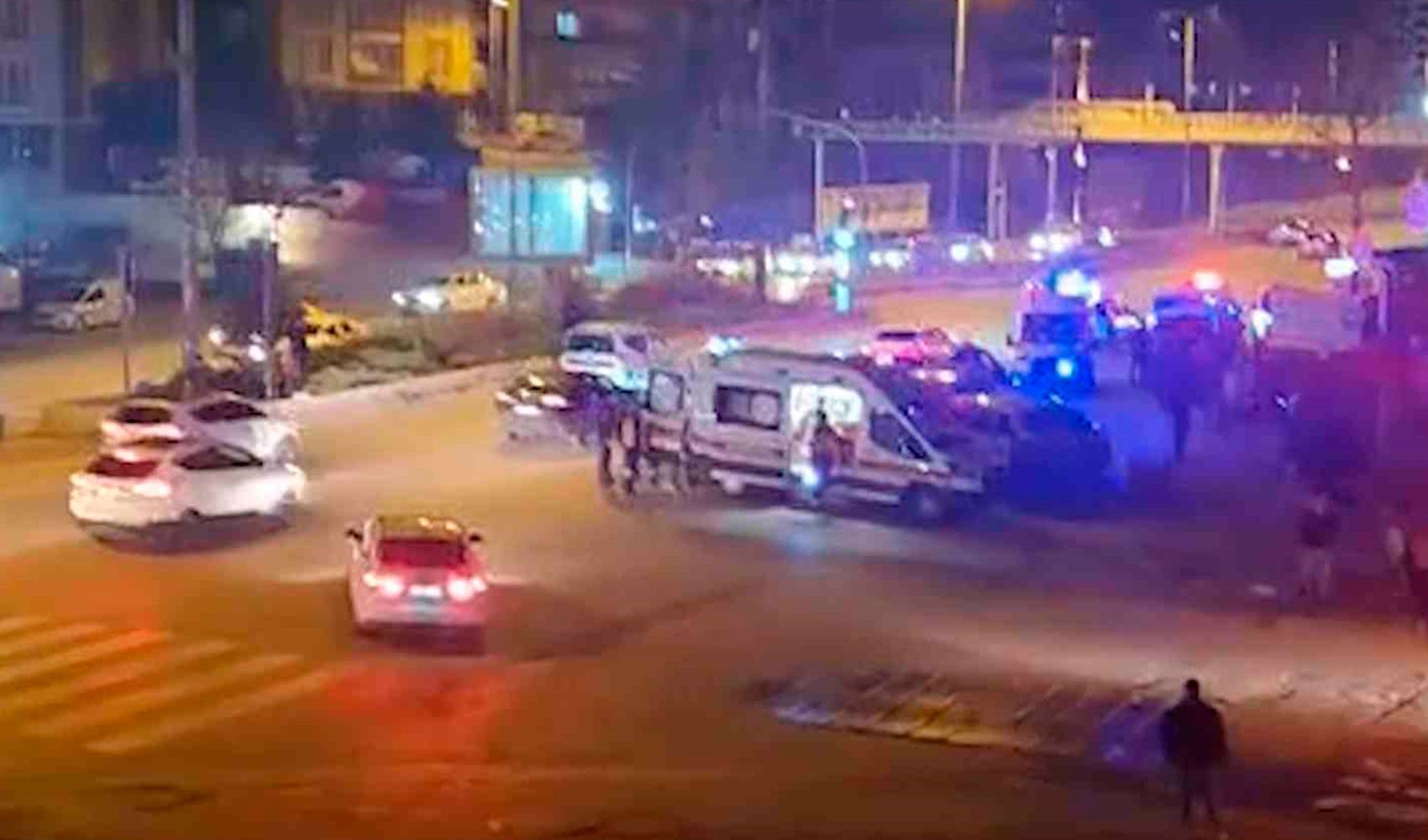 'Dur' ihtarına uymadı, 3 polisi yaraladı, serbest bırakıldı!