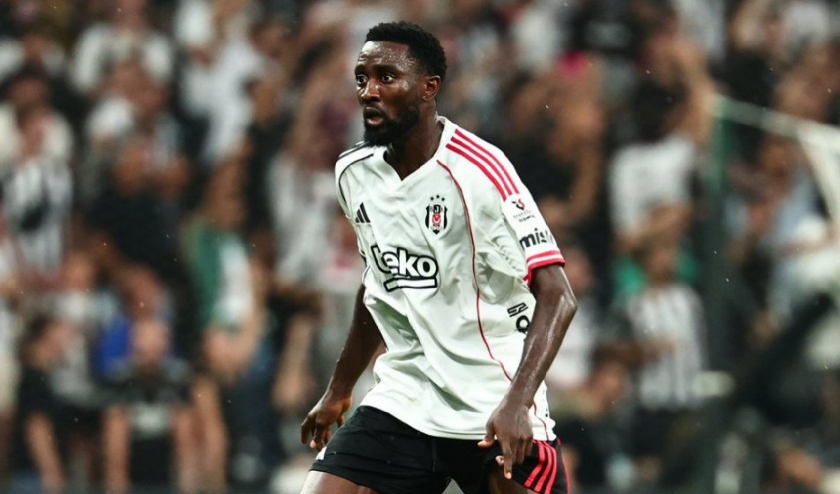 Deneyimli futbolcu sahalardan bir süre uzak kalması bekleniyor