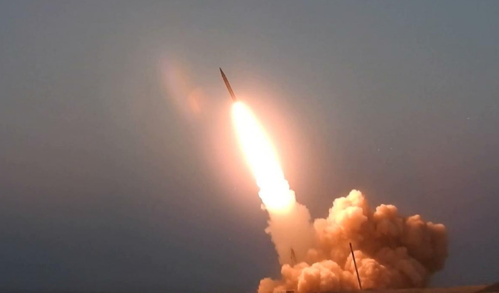 Trump’ın ateşkes açıklamasının ardından İran’dan İsrail’e füze saldırısı