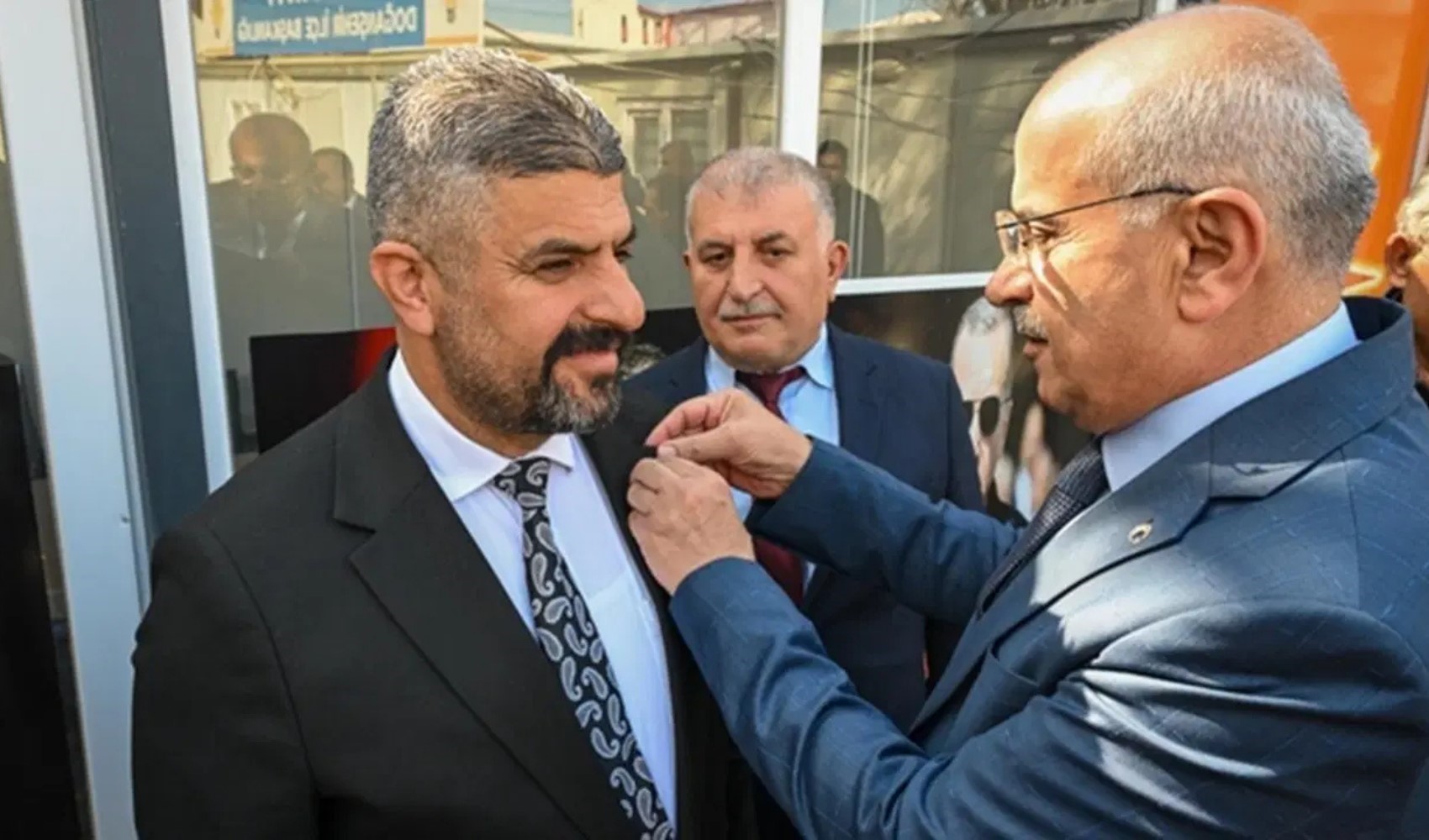 CHP'den istifa eden belediye meclis üyesi AKP'ye katıldı