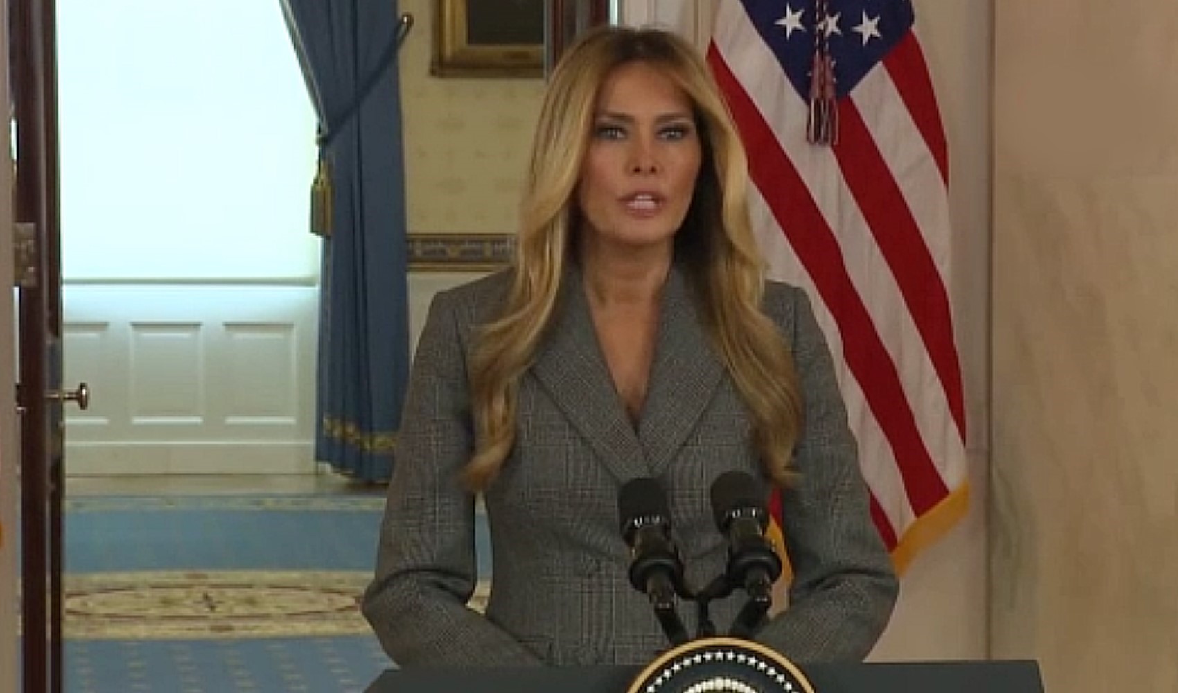 'Beni Trump ile Epstein tanıştırmadı'