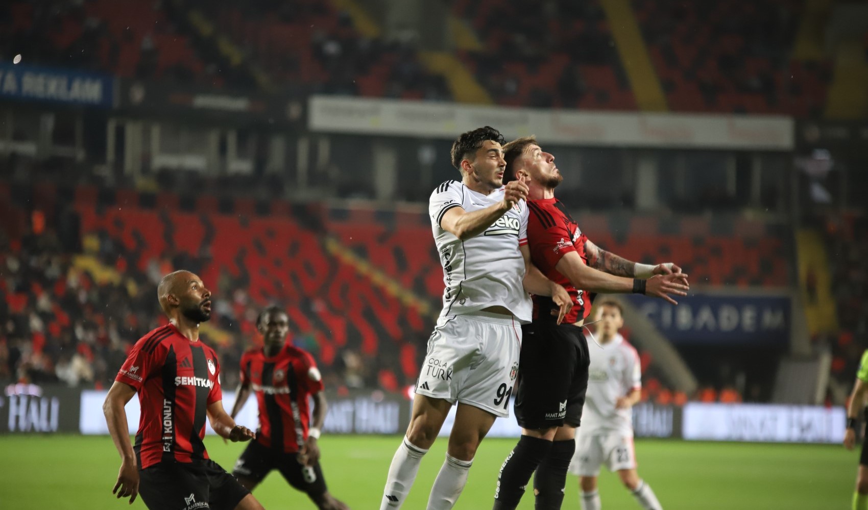 Beşiktaş maçı 'ilk yarıda' kazandı