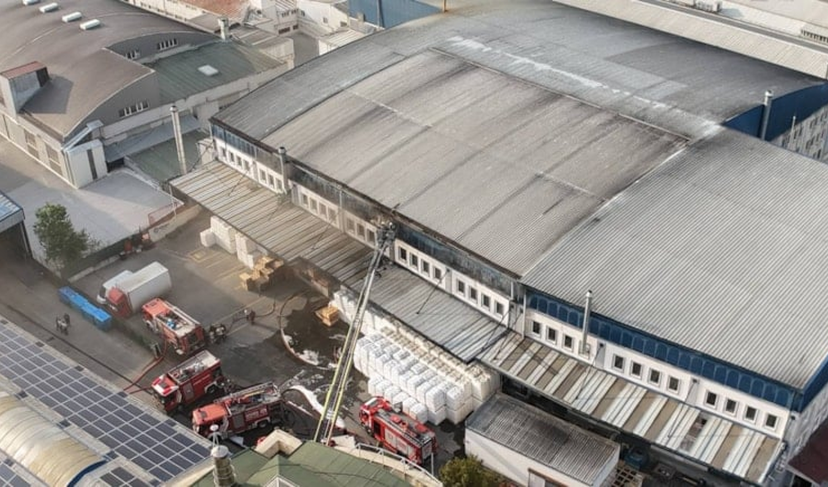 Esenyurt’ta poşet fabrikasında yangın çıktı