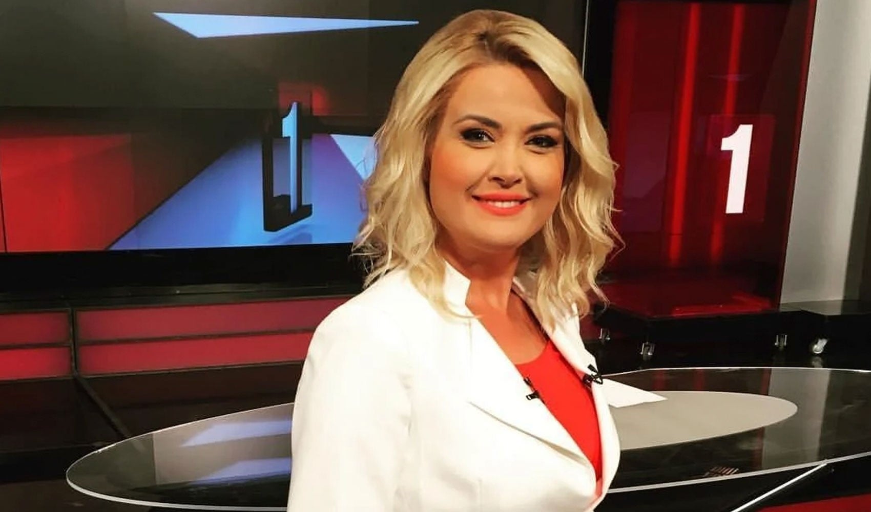 TRT 1 sunucusu 'Anneler Günü' mesajından sonra görevden alındı