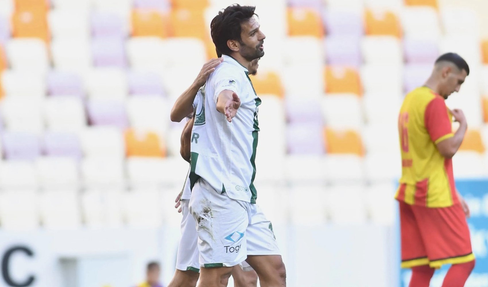Bursaspor'da kaptan Muhammet Demir ile yollar ayrıldı