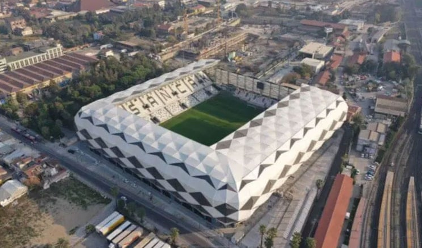 Altay'da kriz derinleşiyor
