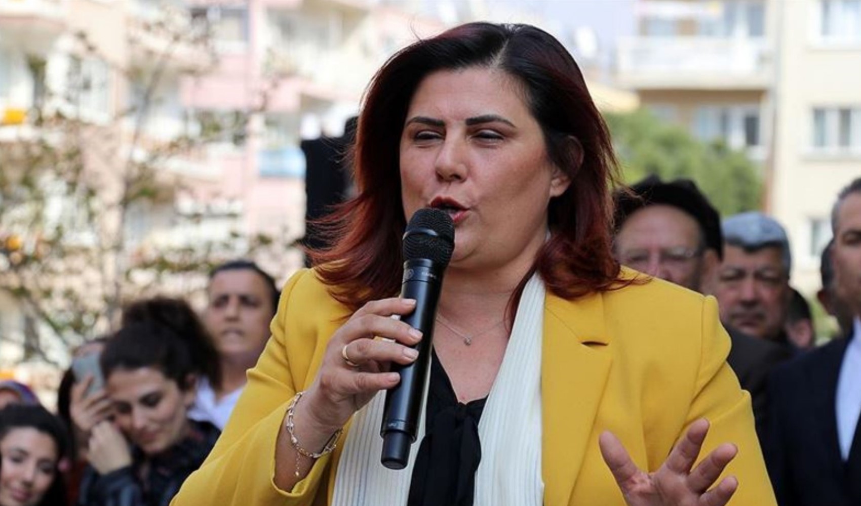 Özlem Çerçioğlu'ndan AKP'ye geçecek Burcu Köksal'la ilgili mesaj