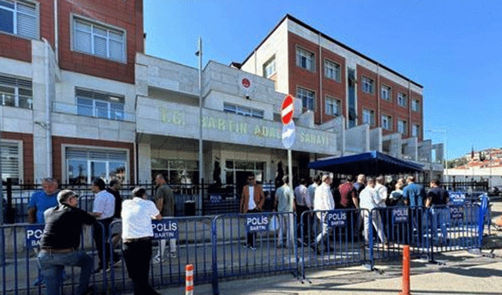 Kız çocuğuna istismar davasında anne de tutuklandı