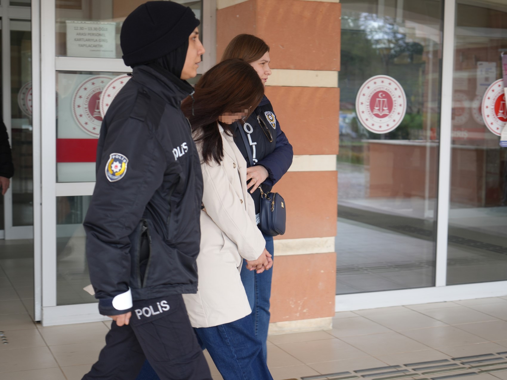 Tuvalette doğurduğu bebeğini çöpe atan annenin cezası belli oldu: Poşete sarıp attı