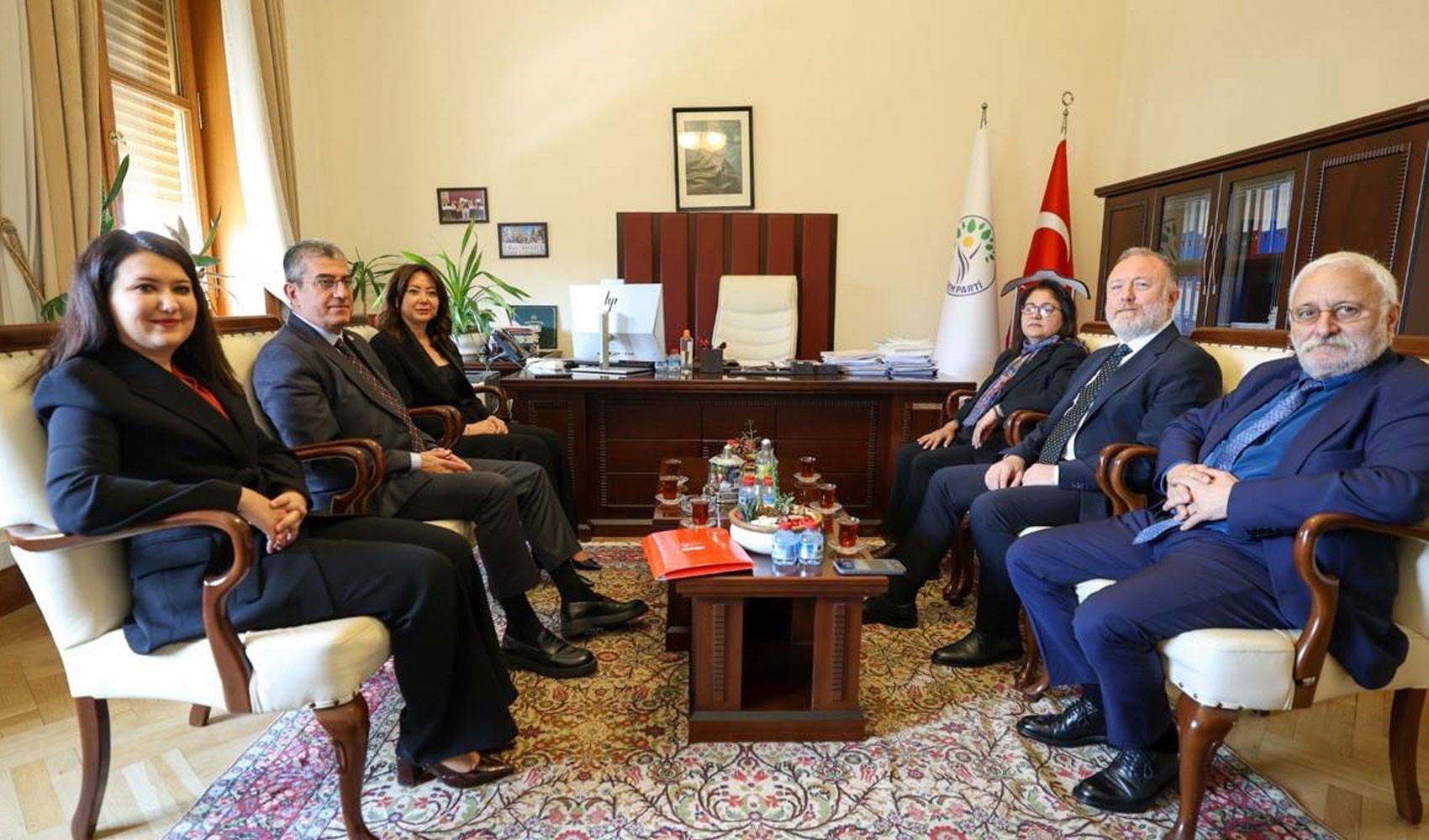 CHP’den DEM Parti ziyaretinde dikkat çeken çıkış: 'Zorunluluk' diyerek çağrı yaptı