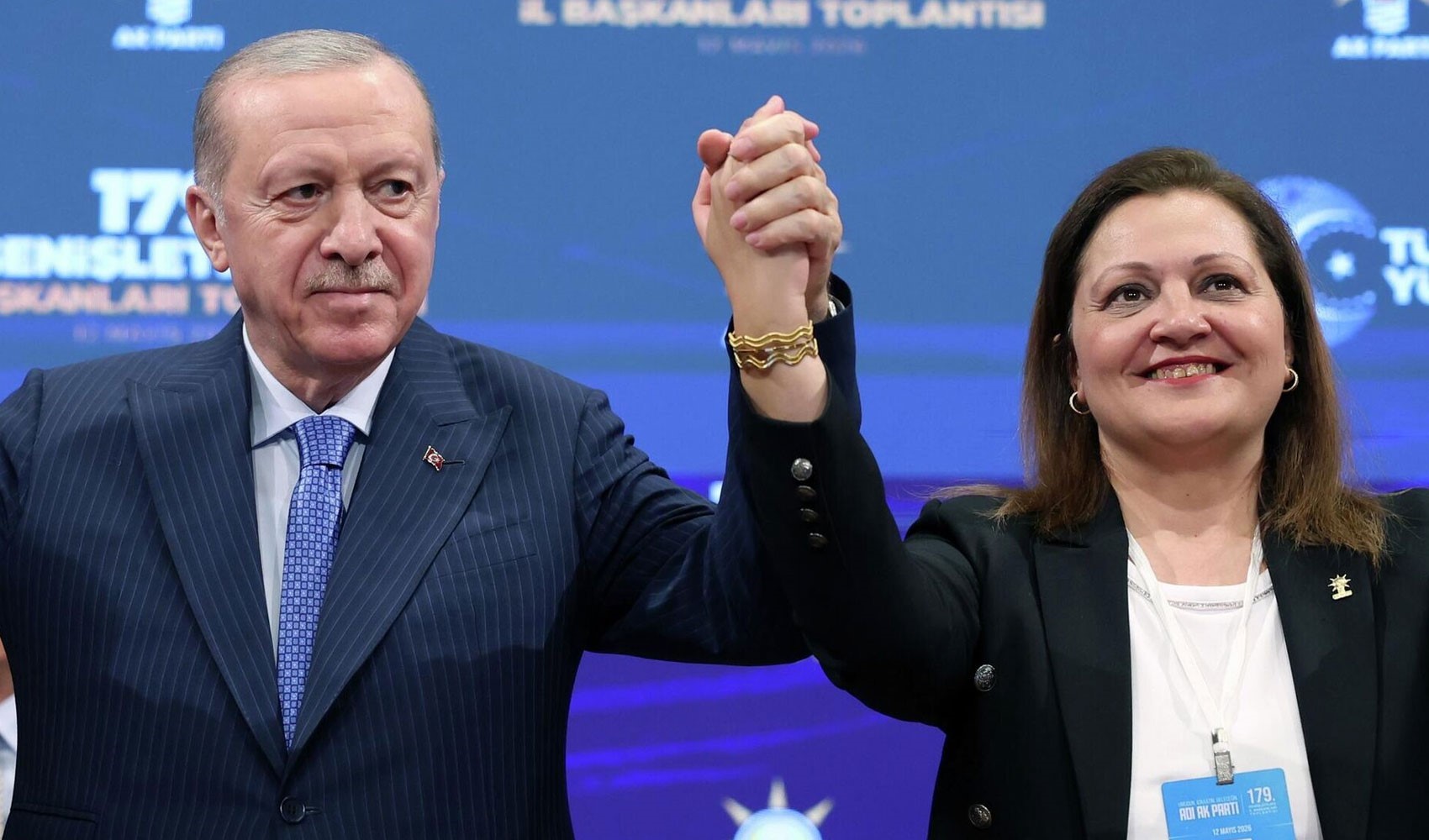 AKP'ye geçen Burcu Köksal'a DEM göndermesi
