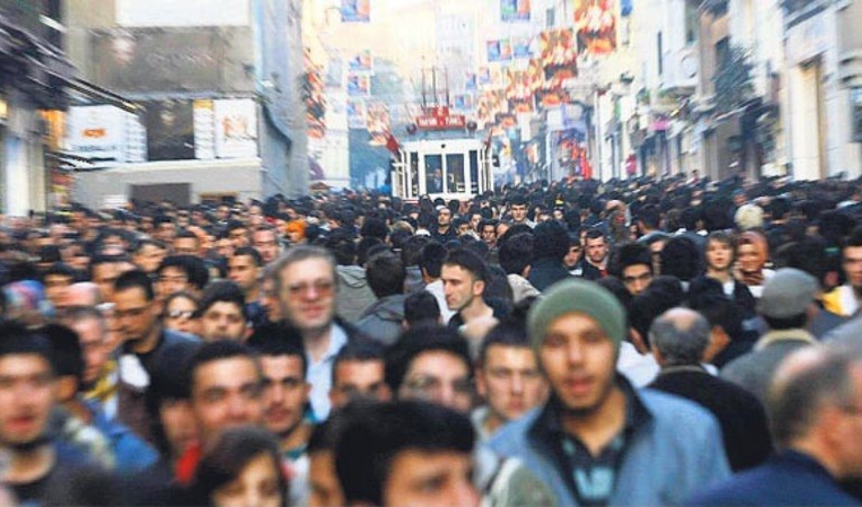 Türkiye'de genç nüfus azalırken ev genci sayısı gün geçtikçe artıyor
