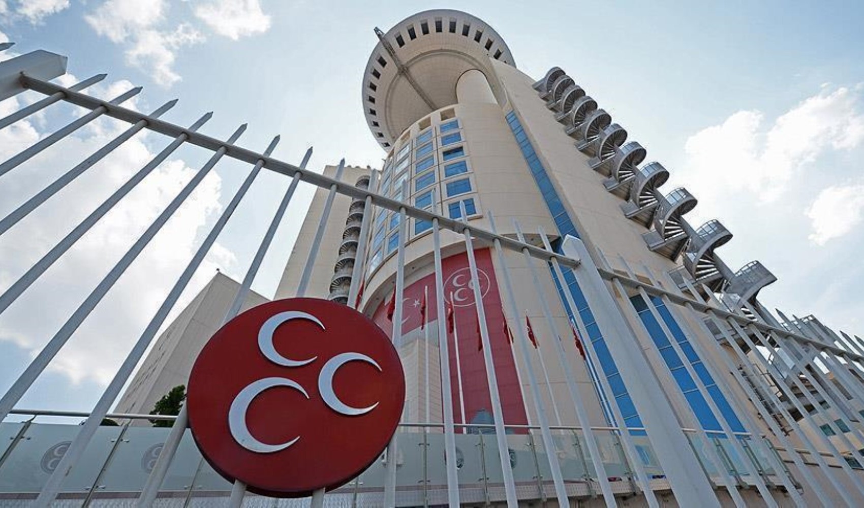 MHP'de bir il teşkilatı daha feshedildiğini duyurdu