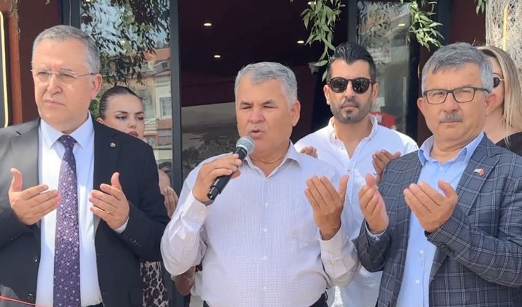 Fethiye'de meyhane açılışını duayla yaptılar