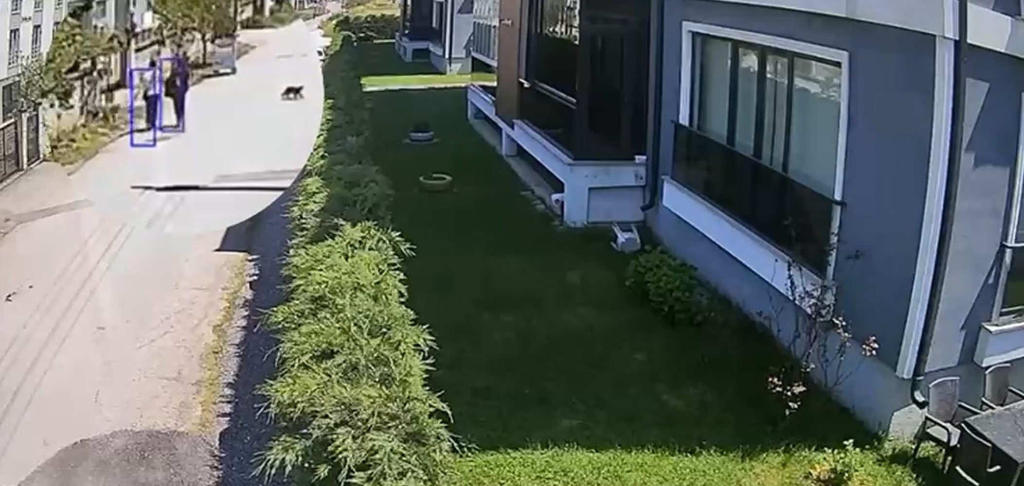 Evlerden hırsızlık yapan iki kadın kıskıvrak yakalandı