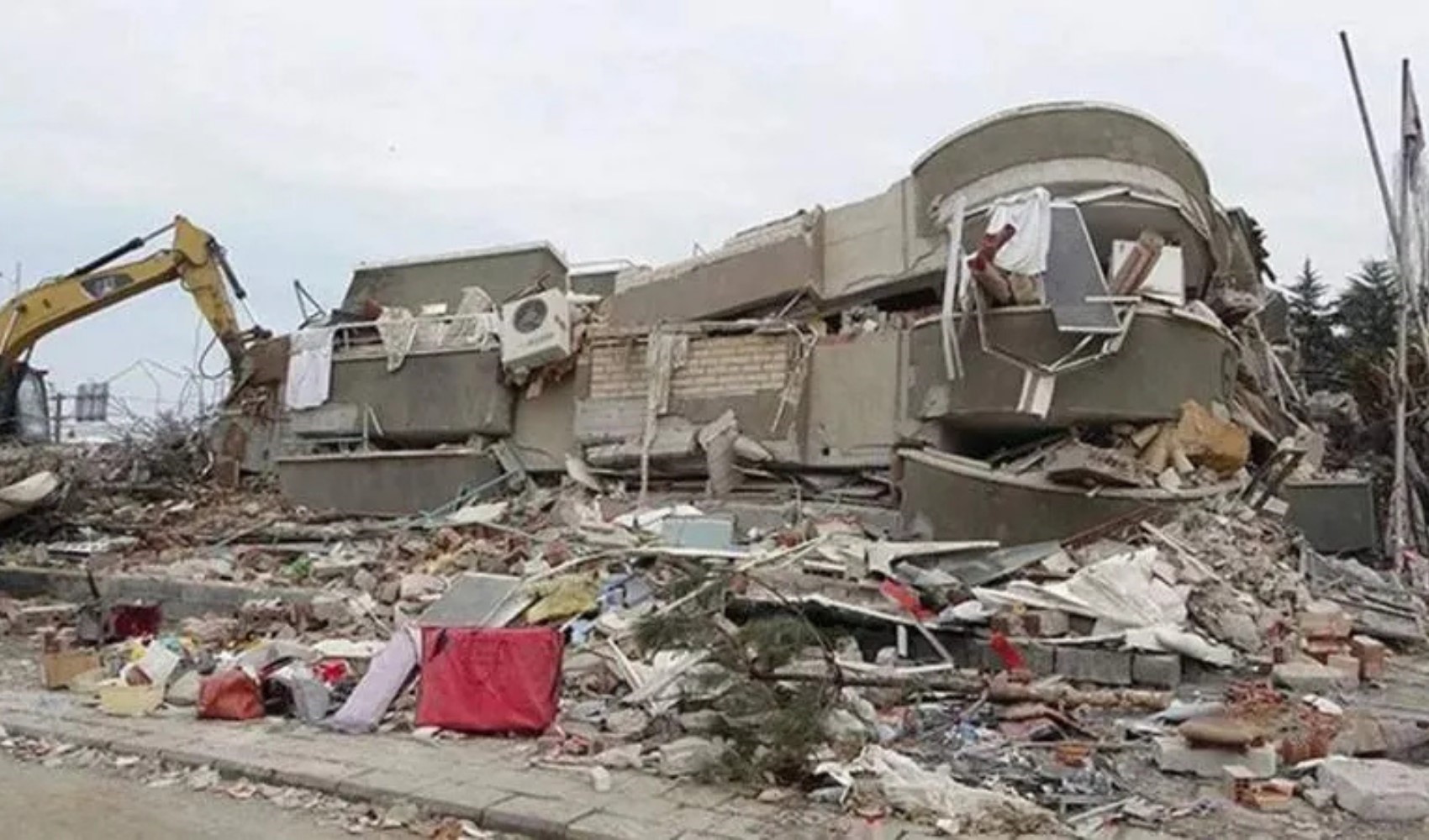 Hayat Sitesi davasında savcı kararını verdi: Sanıklar için bilinçli taksir cezası istendi