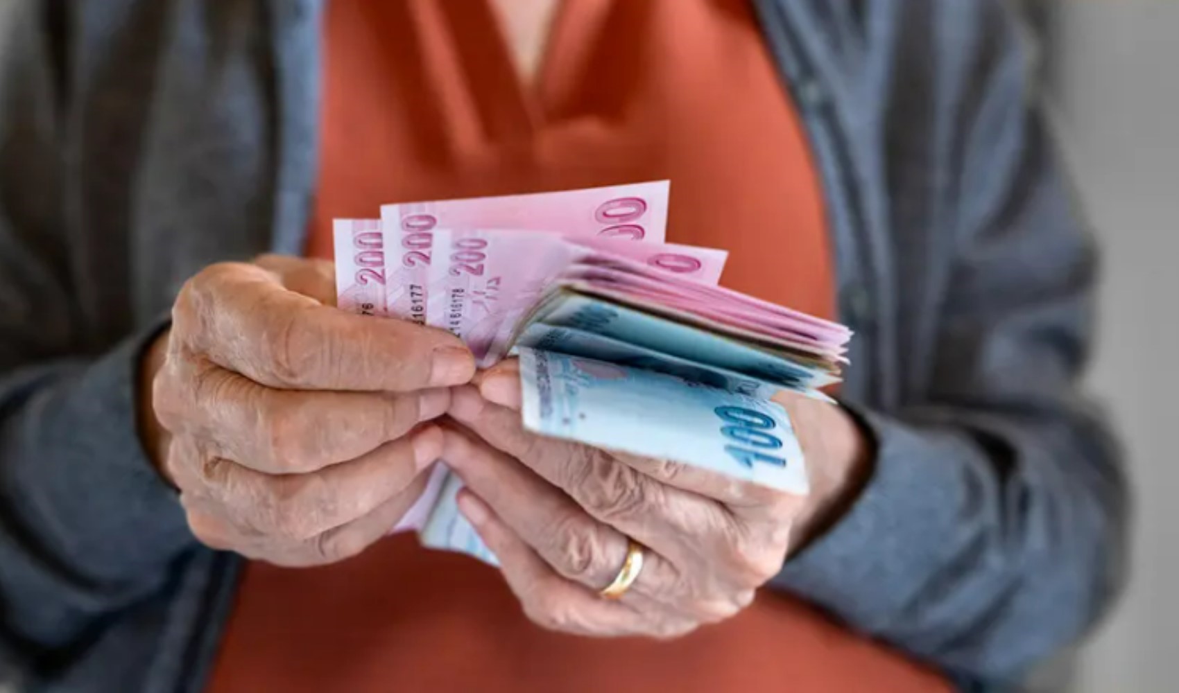 Merkez Bankası'nın enflasyon tahmini emekli zammını değiştirdi
