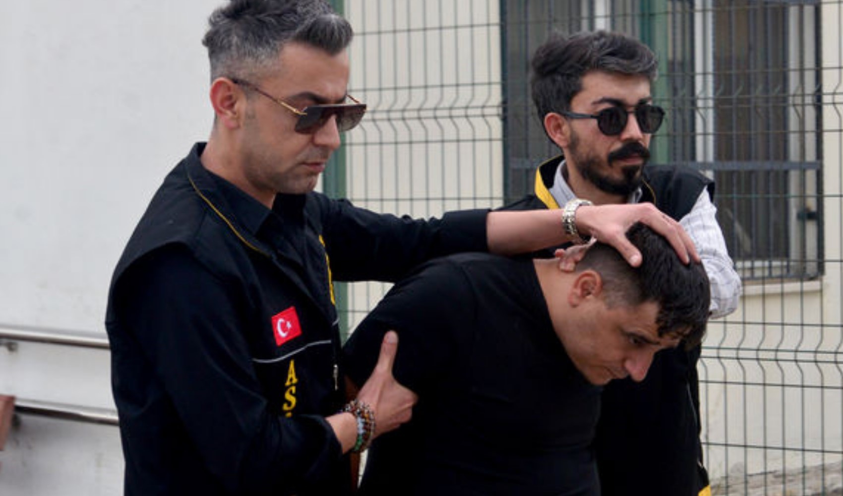 Kuzenini öldürüp Suriye'ye kaçmaya çalıştı