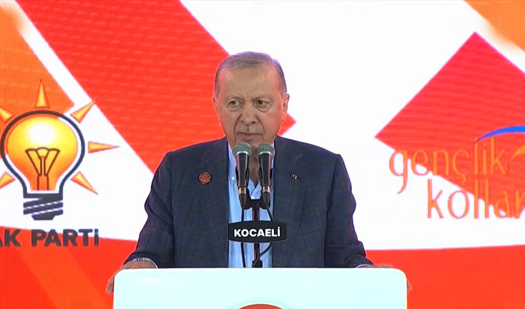 Cumhurbaşkanı Erdoğan, 'Bir Gençlik Şöleni' programında gençlere seslendi: Gençlerimizin önünü açtık