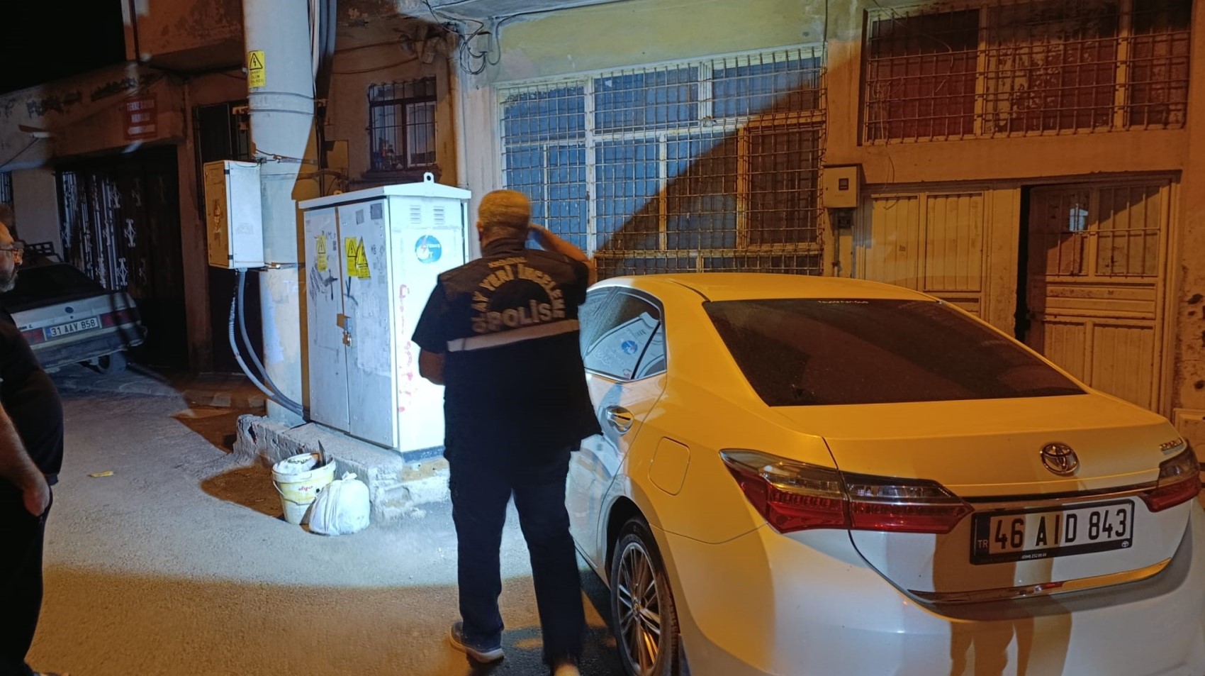 Sokak ortasında rastgele ateş açtı: 1'i kadın 2 kişi yaralandı