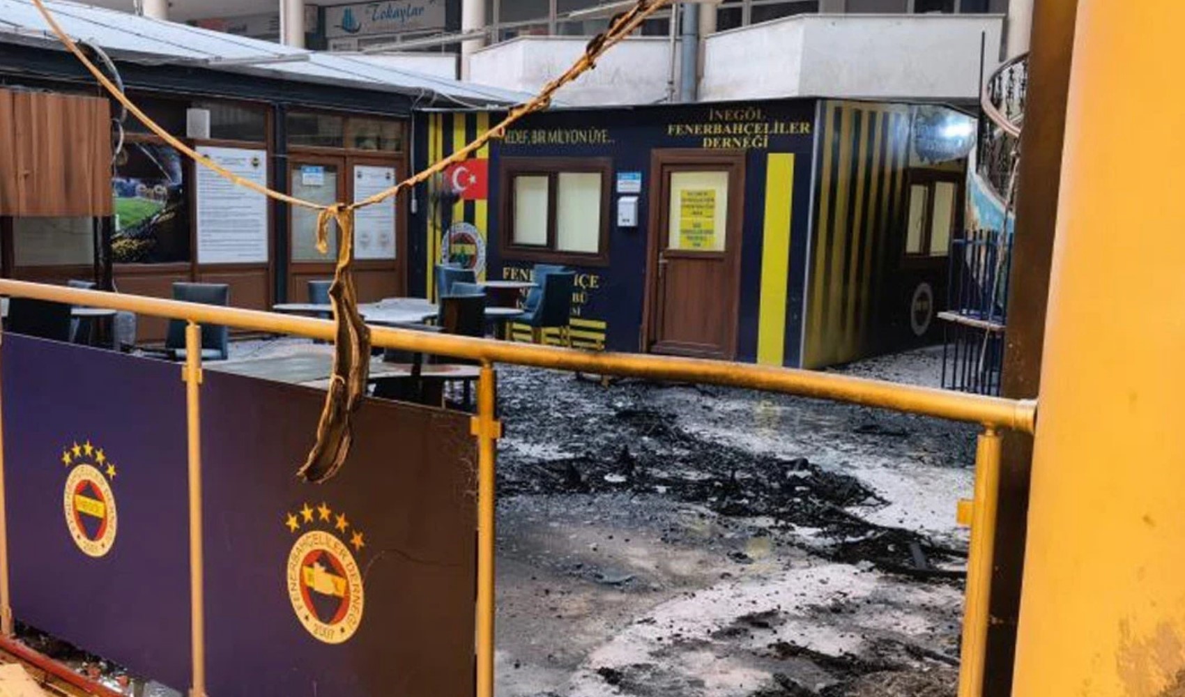 Fenerbahçeliler Derneği’nde korkutan yangın