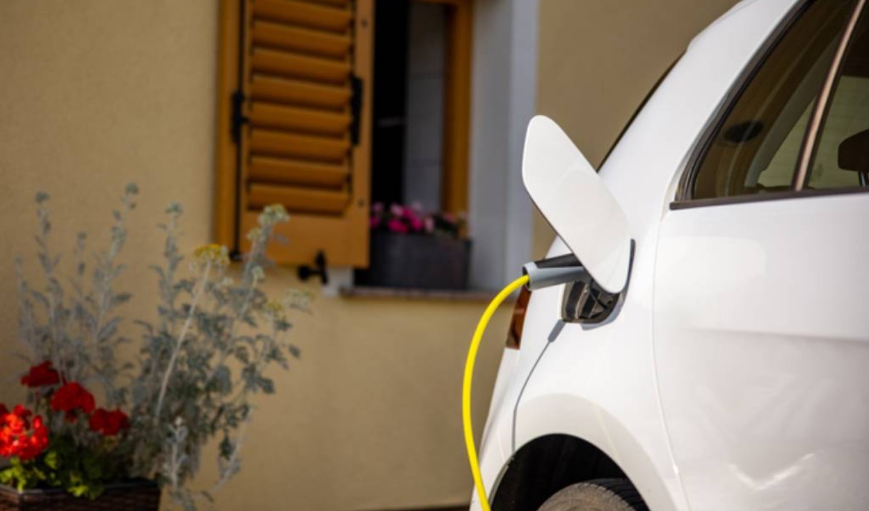 Elektrikli aracını evde şarj etti, 840 bin TL ceza yedi